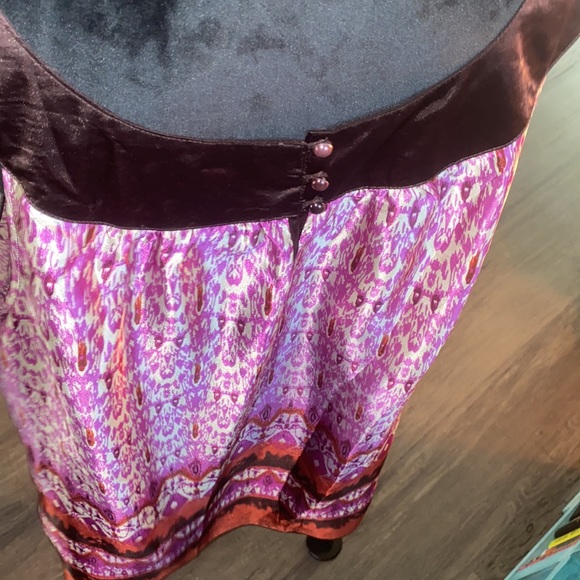 Who else makes every shirt into a dress? - Picture 4 of 5